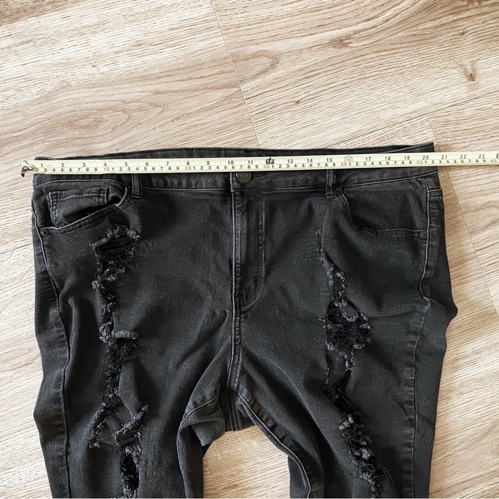 FTF Fashion To Figure Distressed Stretch Jeans Size 20 - Picture 7 of 7